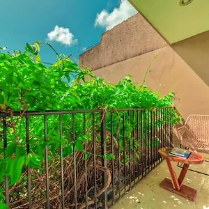 Unique Mystic Pool Yard Only 3 Blocks Main Sq Holiday home